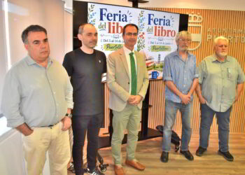 Diez días de novedades editoriales y encuentros con autores en la Feria del Libro 2026