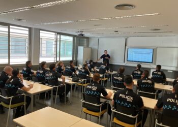 Un total de 18 policías locales de Castilla-La Mancha se forman sobre detección de modificaciones y deficiencias en vehículos a motor