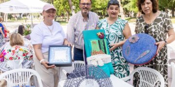 Veinticuatro horas de paciencia y arte con el III Maratón de Bolillos en La Concordia