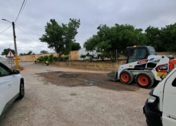 Retirados escombros y residuos en la carretera de Villalgordo