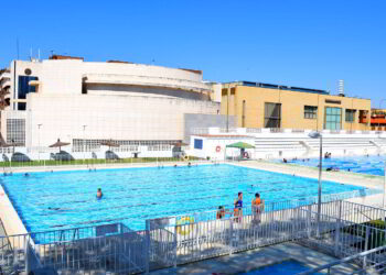 El complejo de piscinas «María Luisa Cabañero» dará la bienvenida al verano con una sesión musical dj