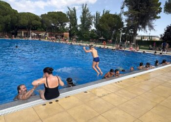 La apertura simultánea de todas las piscinas municipales marca el inicio de la temporada de verano en Ciudad Real