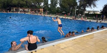 La apertura simultánea de todas las piscinas municipales marca el inicio de la temporada de verano en Ciudad Real